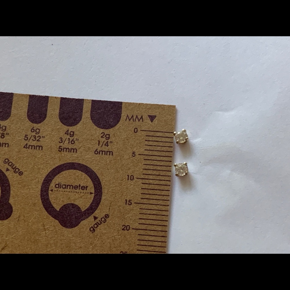 Pair of LeRoi 2.5mm White Gold Threadless Pin Ends